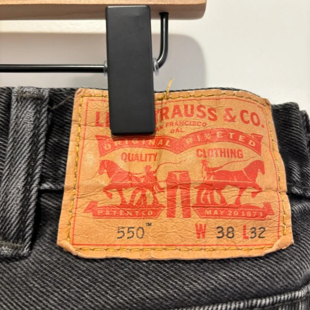 Levis 550 Relaxed Fit Tapered‎ Leg Jeans Mens 38x32 Black Faded Denim 38 x 32